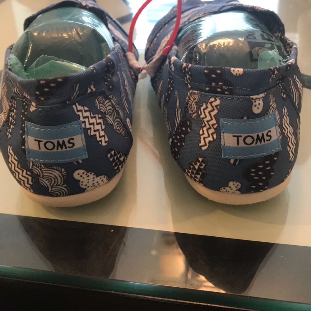 Brand New Toms
